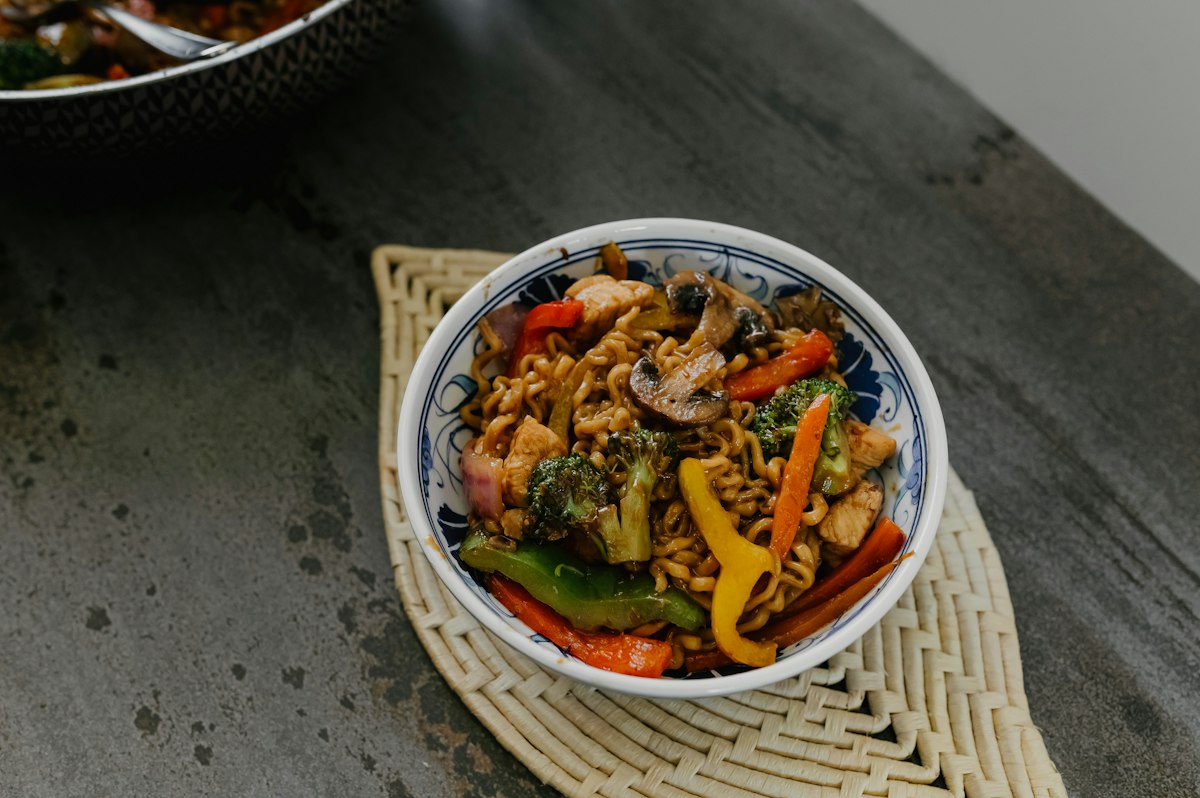 Farro con verdure e erbe aromatiche